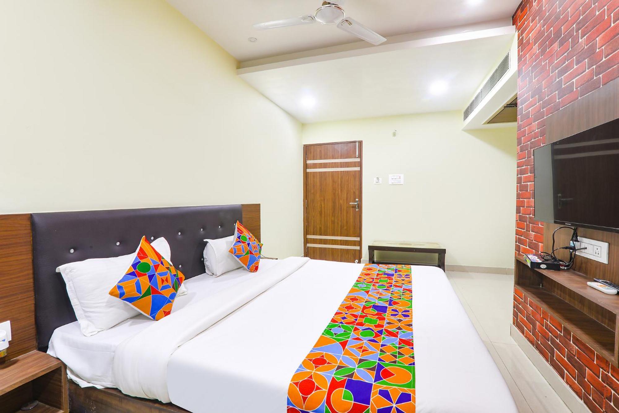 Fabhotel The Kumar Inn Danapur Exterior photo